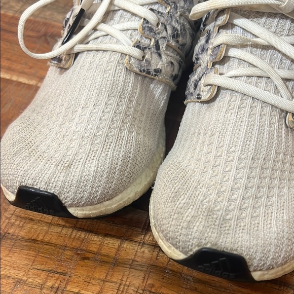 ULTRABOOST DNA 'ANIMAL PACK - PYTHON' Mens 9.5 Shoes - Picture 2 of 9